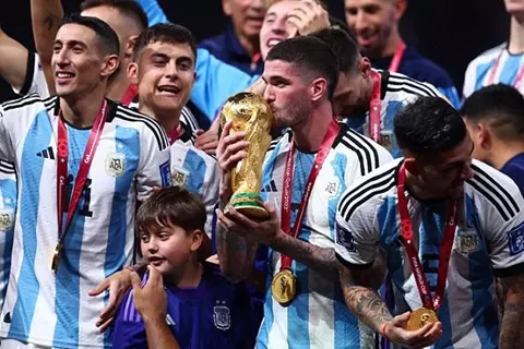 ماسكيرانو: دي بول لاعب من الطراز الرفيع.. ولا يوجد شيء رسمي بشأن التعاقد معه